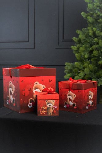 Набор коробок 3в1. Мишка с подарком. Размер 10*10, 15*15, 22*22 см. 