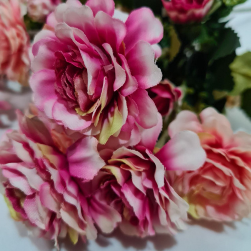 Искусственные цветы. Пионовидные розы. Цвет малиновый и белый.. Набор 2 букета. фото 2