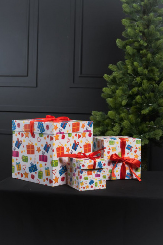 Набор коробок 3в1. Белый с подарками. Размер 10*10, 15*15, 22*22 см. 