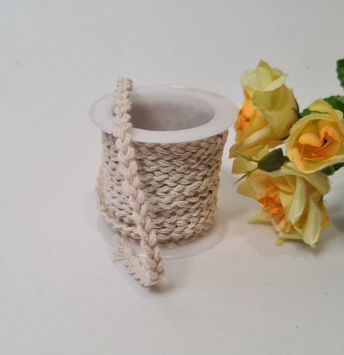 Тесьма декоративная. Косичка.  Намотка 2 метра.