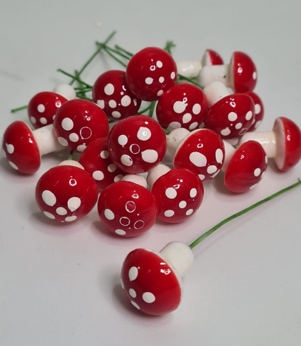 Грибы искусственные Мухомор красный. Упаковка 20 шт.