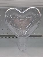 Сердце пластик из 2 половинок. Размер: Высота 24 см Толщина 10 см Диаметр горлышко 6 см