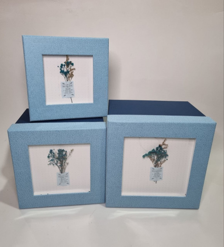 Набор коробок 3в1. С мини букетом из сухоцветов. Цвет синий. Материал плотный картон.
