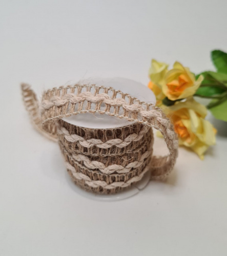 Тесьма декоративная.  Тёмный лен. Вплетение светлой нити.