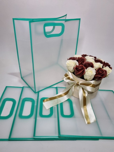 Сумка прозрачная. Ручки вырезаны. Бирюза. Размер М средний фото 3