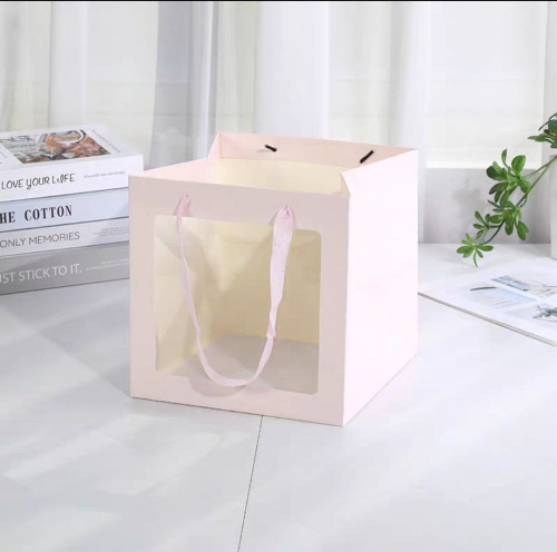 Сумка подарочная квадратная с прозрачным окошком. Цвет розовый. Размер 25*25*25 см. Сумка подарочная квадратная с прозрачным окошком. Цвет розовый. Размер 25*25*25 см.