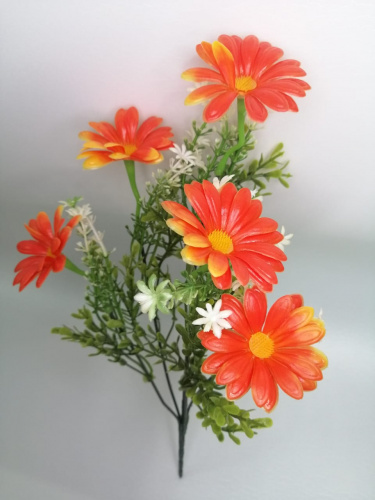 Букет ромашек "оранжевый", высота 39 см, 5 голов, пластик. Упаковка 2 шт.