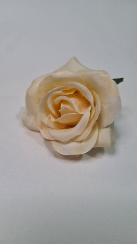 Искусственные цветы.  Голова розы. Упаковка 10 шт.Размер 7 см, высота 5 см. Цвет бежевый