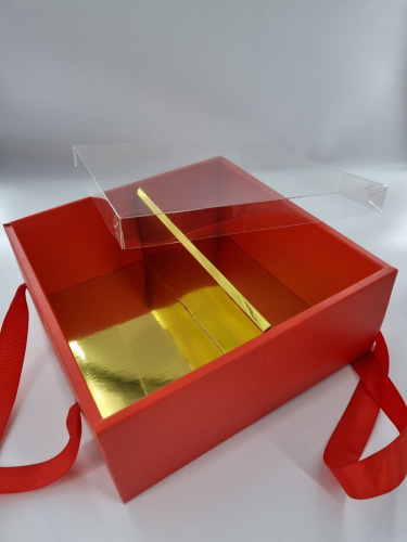 Коробка трансформер. Цвет красный, золотая середина. 