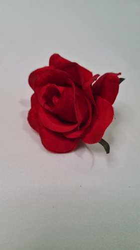 Искусственные цветы.  Голова розы. Упаковка 10 шт. Размер 7 см, высота 5 см. Цвет красный