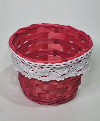 Корзина флористическая без ручек с кружевом. Цвет красный. Диаметр 13 см, высота 10 см. Вес 40 гр.