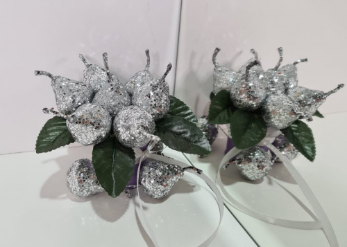 Груша блестящая, декоративная на ножке. Цвет серебро. Размер 3 см. фото 2