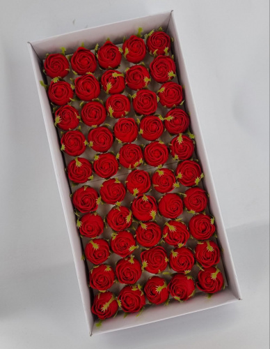 Роза бутон 3 см. Цвет красный