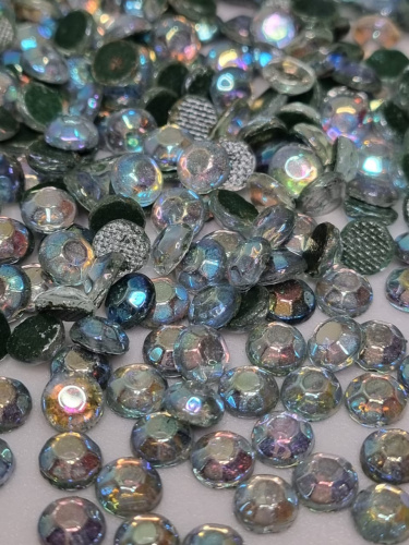 Стразы акриловые клеевые. Термо фиксация. Голографические. Размер 5 мм. Вес 0,5 кг.