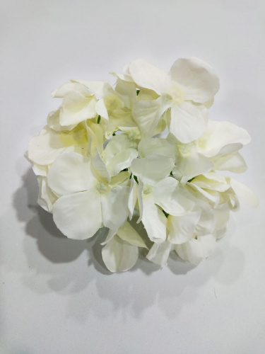 Гортензия крупная №2. Диаметр 14см. 27 голов. Упаковка 5 шт.Цвет кремовый Ткань