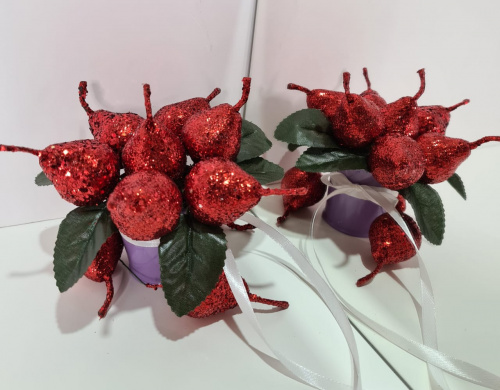 Груша блестящая, декоративная на ножке. Цвет красный. Размер 3 см. фото 2